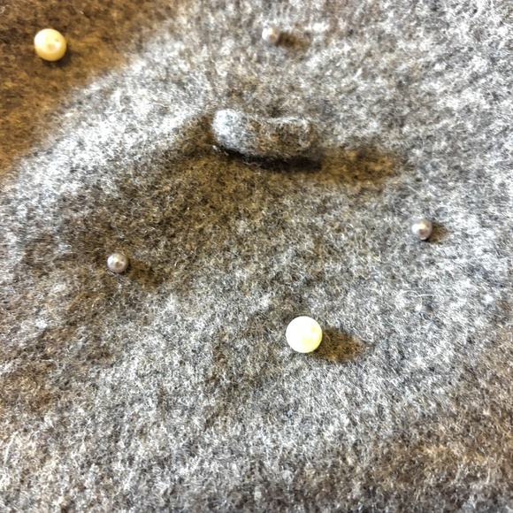 Grey wood felt beads embellished beret hat NWT - Picture 3 of 6